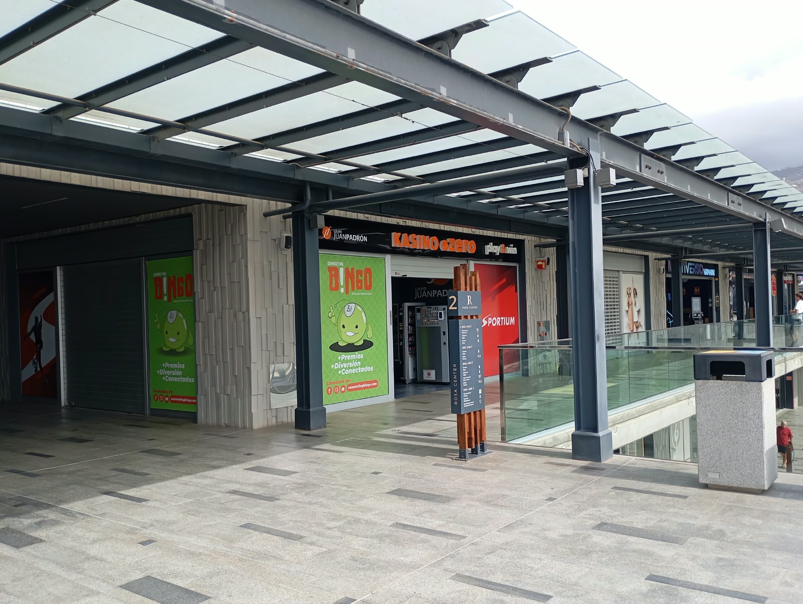Exterior Punto Zero Rosa Center